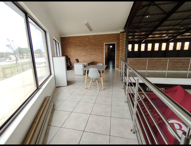 1,078M² WAREHOUSE TO LET IN AIRPORT PARK